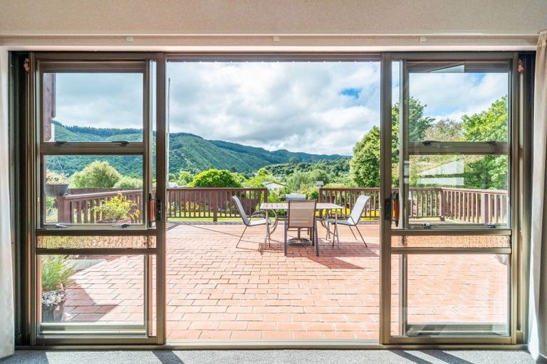 Photo of property in 31 Amber Grove, Birchville, Upper Hutt, 5018