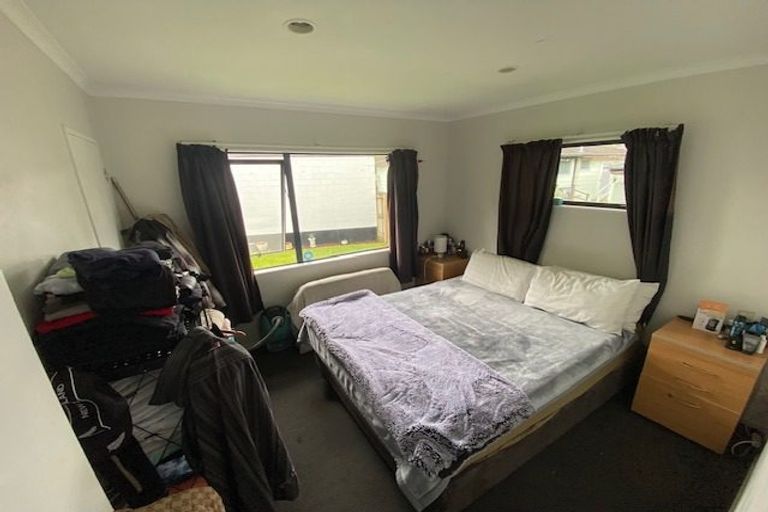 Photo of property in 36 Serwayne Place, Sunnyvale, Auckland, 0612
