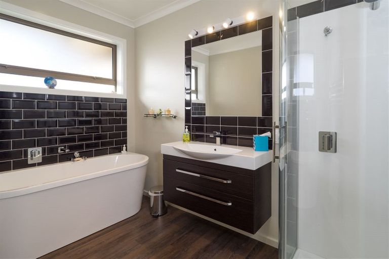 Photo of property in 17 Whiteoak Grove, Tinwald, Ashburton, 7700