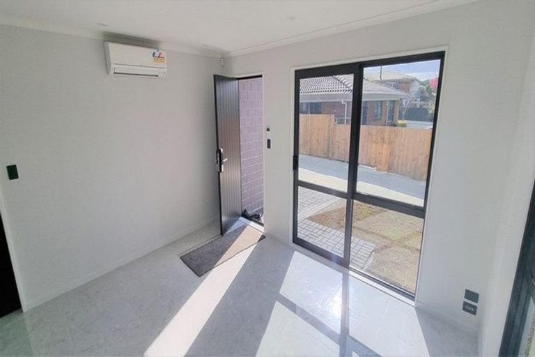 Photo of property in 425f Great South Road, Opaheke, Papakura, 2113