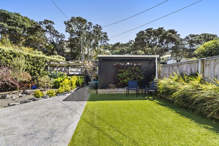Photo of property in 21 Beach Street, Island Bay, Wellington, 6023