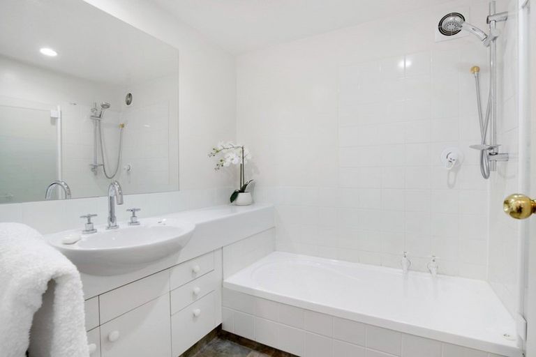 Photo of property in 134b Fernhill Road, Fernhill, Queenstown, 9300