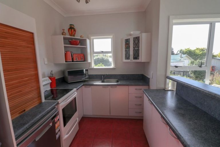 Photo of property in 32 Queen Street, Dannevirke, 4930