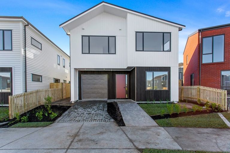 Photo of property in 7 Roundel Crescent, Whenuapai, Auckland, 0618