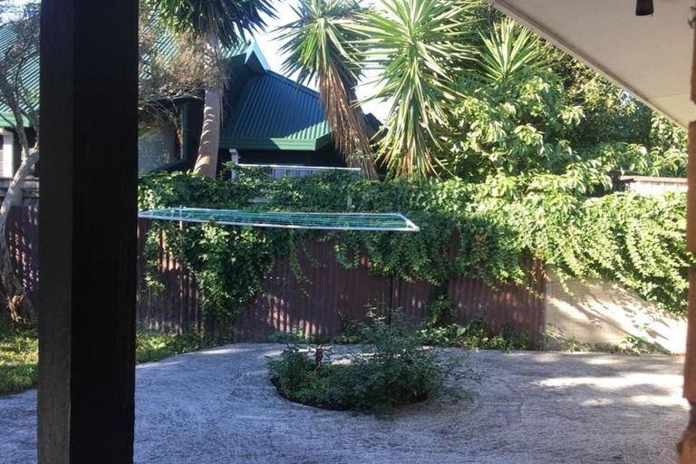 Photo of property in 2/18 Mander Place, Bucklands Beach, Auckland, 2012