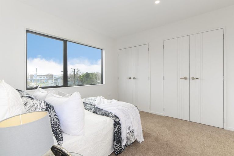 Photo of property in 1/7 Ranui Station Road, Ranui, Auckland, 0612