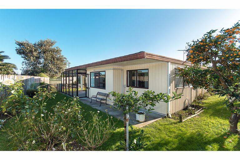 Photo of property in 19b Victoria Avenue, Waiuku, 2123