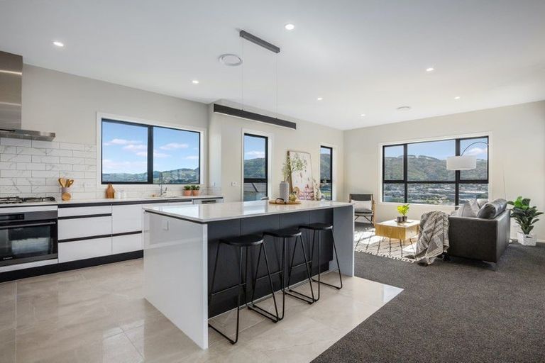 Photo of property in 4 Omaka Place, Aotea, Porirua, 5024