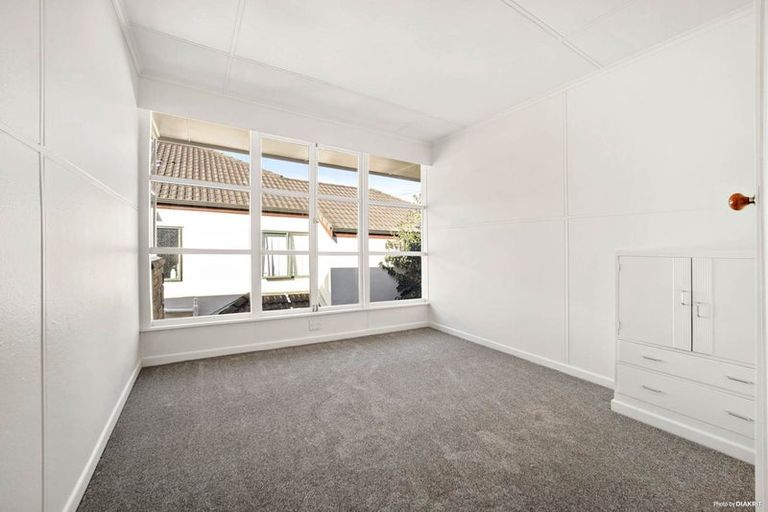 Photo of property in 1/51 Forrest Hill Road, Milford, Auckland, 0620