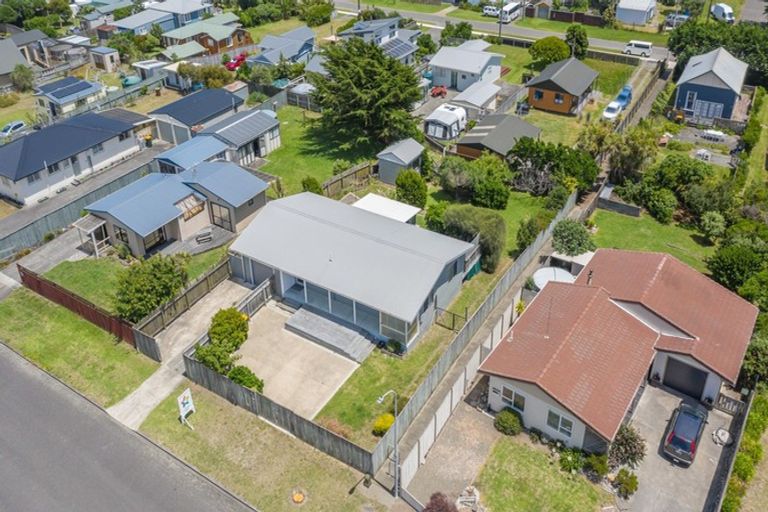 Photo of property in 63 Kahukura Avenue, Waitarere Beach, Levin, 5510