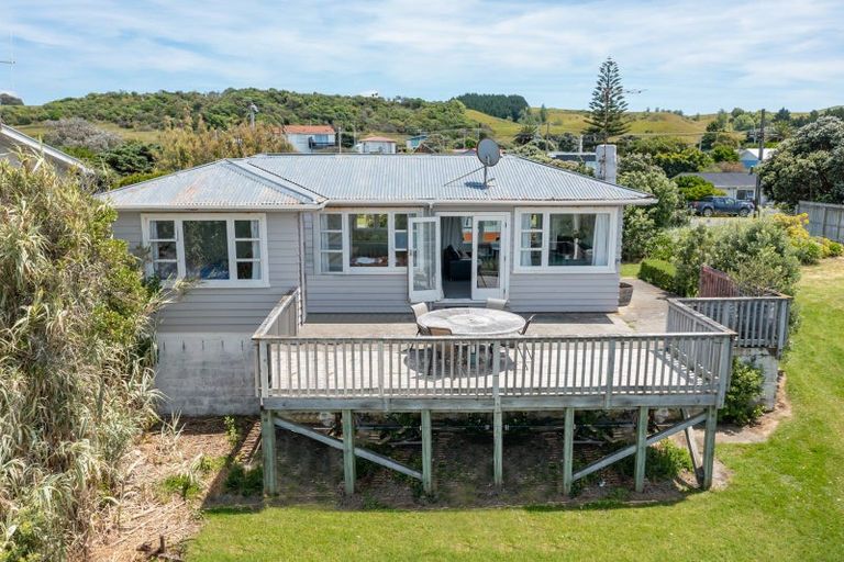 Photo of property in 51 Blue Pacific Parade, Riversdale Beach, Masterton, 5872