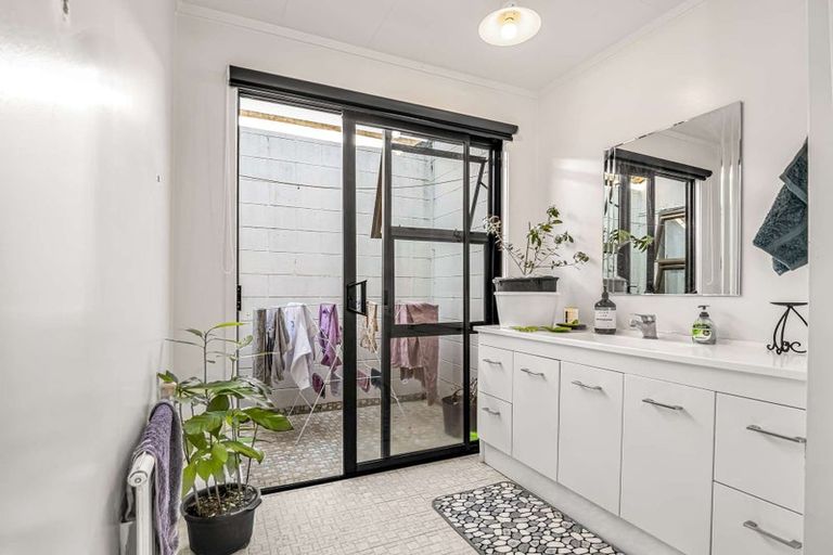 Photo of property in 4/1312 Hinemoa Street, Rotorua, 3010