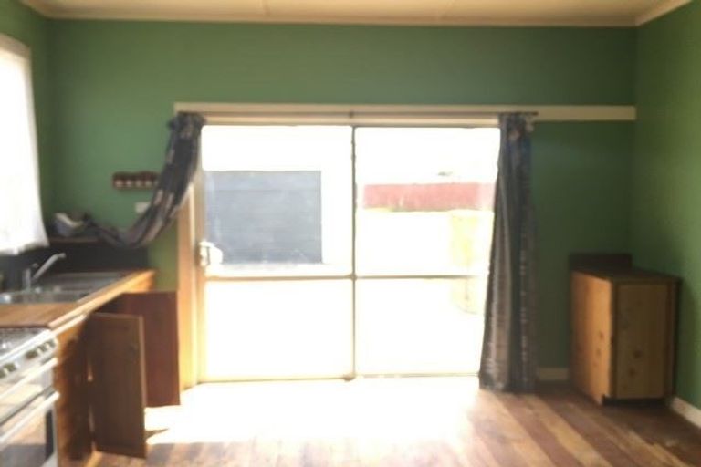 Photo of property in 21 Tongariro Street, Castlecliff, Whanganui, 4501