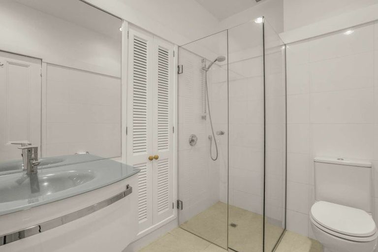 Photo of property in 35 Central Terrace, Kelburn, Wellington, 6012