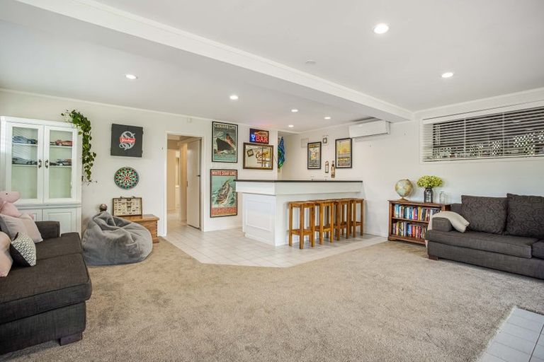 Photo of property in 1 Wharf Road, Te Atatu Peninsula, Auckland, 0610