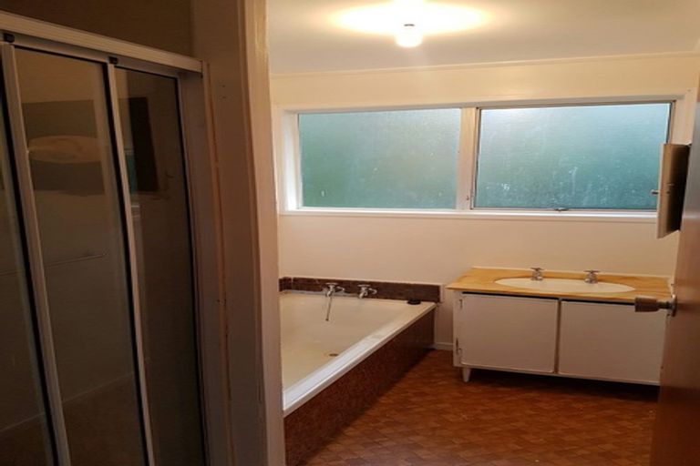 Photo of property in 35 Leo Street, Glen Eden, Auckland, 0602