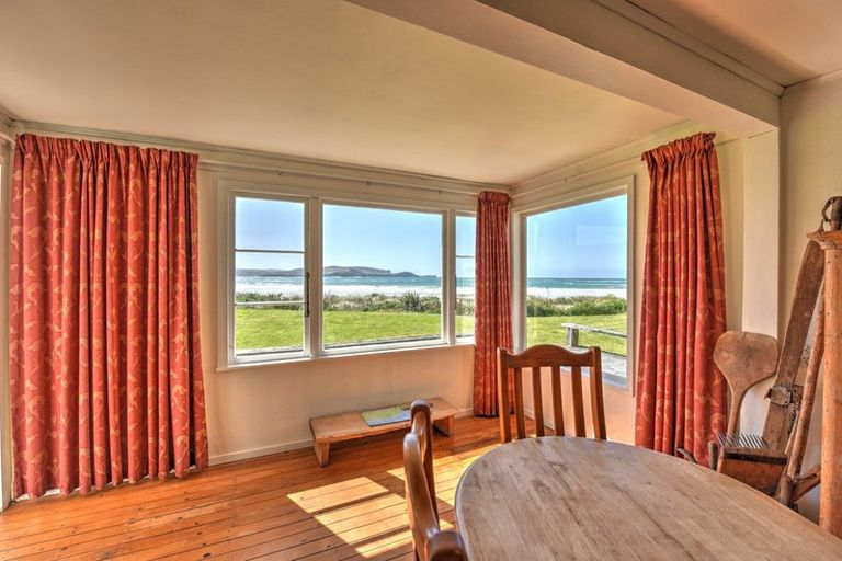 Photo of property in 501 Waikawa Curio Bay Road, Curio Bay, Tokanui, 9884
