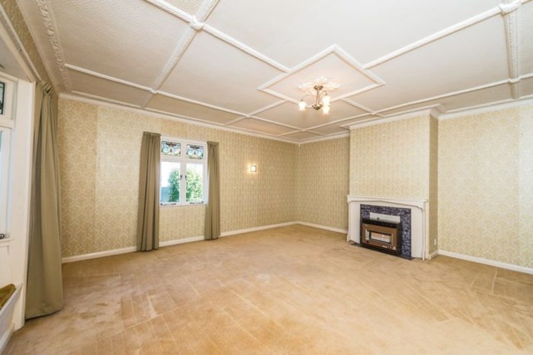 Photo of property in 2 Glasgow Street, Takaro, Palmerston North, 4412