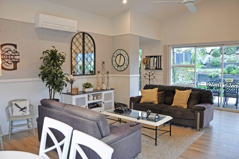 Photo of property in 55 Hauraki Road, Leigh, Warkworth, 0985