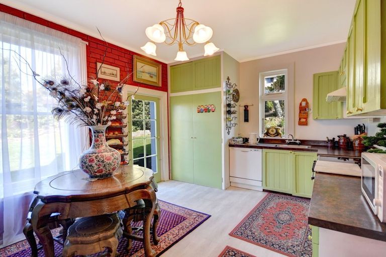 Photo of property in 7 Easther Crescent, Kew, Dunedin, 9012