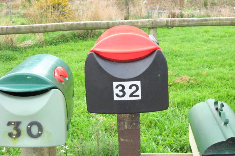 Photo of property in 32 Maui Pomare Road, Nikau Valley, Paraparaumu, 5032