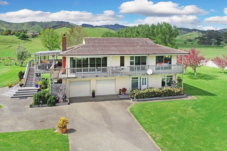 Photo of property in 32 Kawakawa Bay Coast Road, Kawakawa Bay, Papakura, 2585