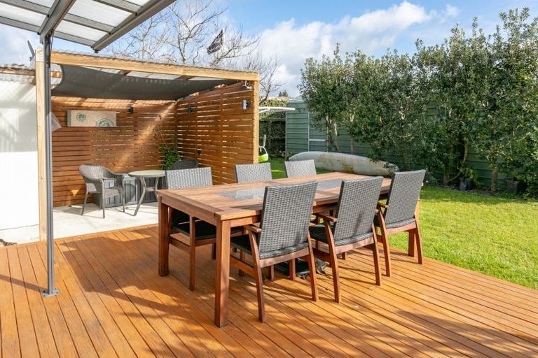 Photo of property in 102 Awarua Place, Whangamata, 3620