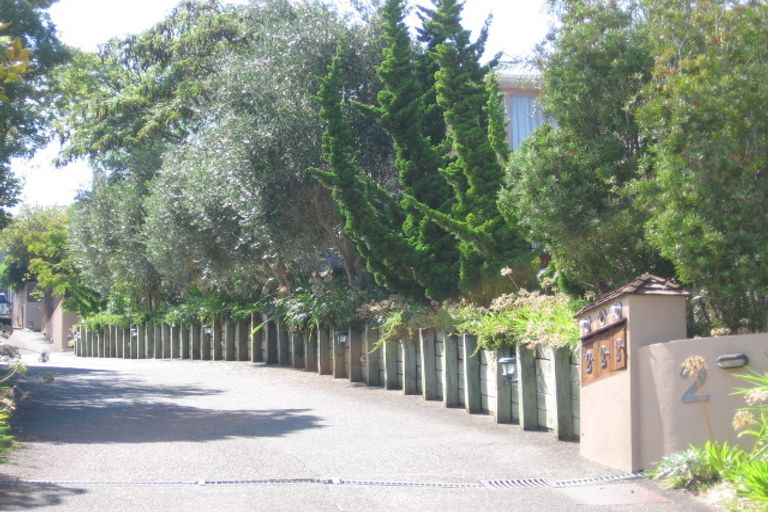 Photo of property in 2/2 The Esplanade, Campbells Bay, Auckland, 0630