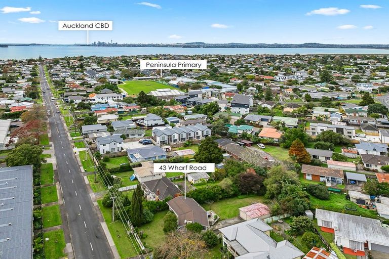 Photo of property in 43 Wharf Road, Te Atatu Peninsula, Auckland, 0610