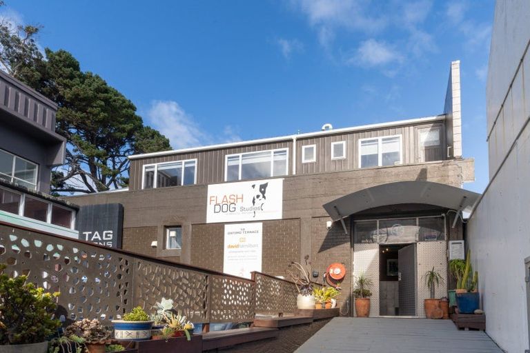 Photo of property in 10 Oxford Terrace, Mount Cook, Wellington, 6021