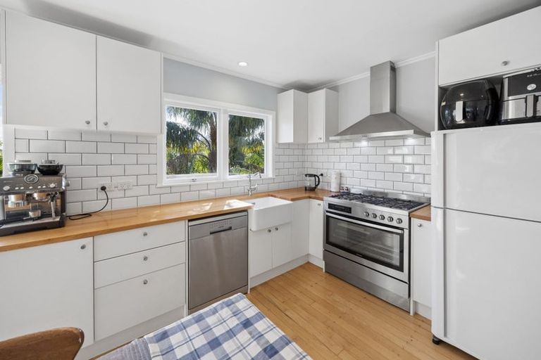 Photo of property in 34 Marlborough Avenue, Glenfield, Auckland, 0629