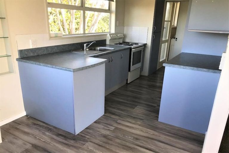 Photo of property in 8a Elm Grove, Westown, New Plymouth, 4310