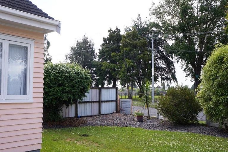 Photo of property in 25 Collins Road, Melville, Hamilton, 3206