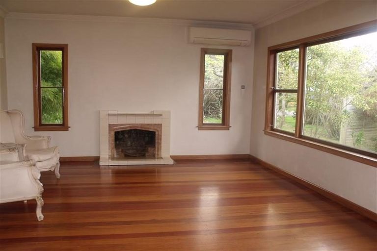 Photo of property in 81 Saint Andrews Road, Havelock North, 4130