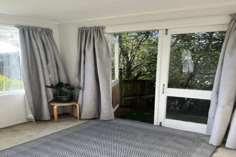 Photo of property in 495 Beach Road, Murrays Bay, Auckland, 0630