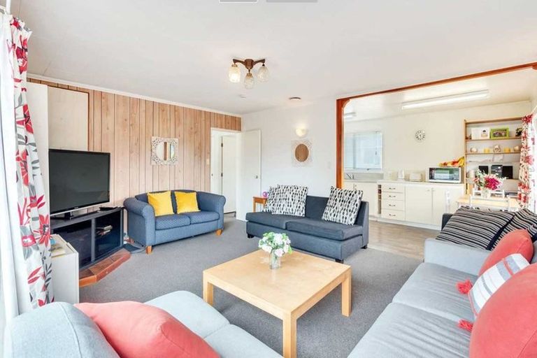 Photo of property in 1/7 Classic Grove, Bayview, Auckland, 0629