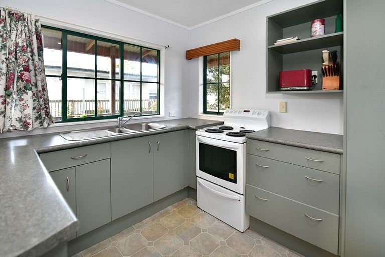 Photo of property in 2 Waiwera Avenue, Parakai, 0830