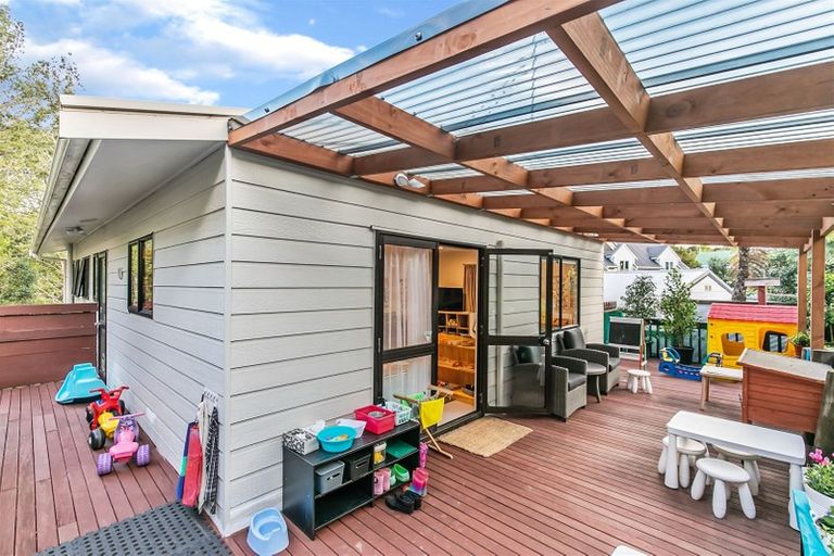 Photo of property in 2/19 Fernwood Grove, Bayview, Auckland, 0629