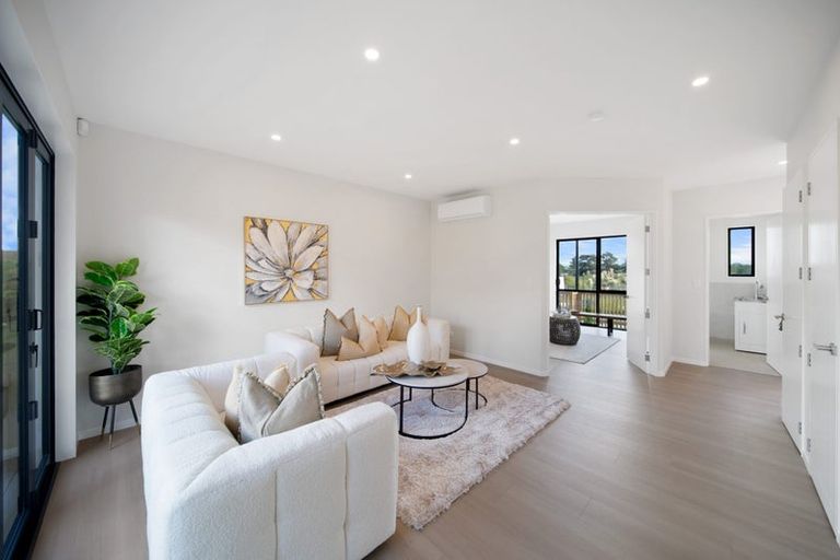 Photo of property in 3 Taipahitini Road, Rosehill, 2113