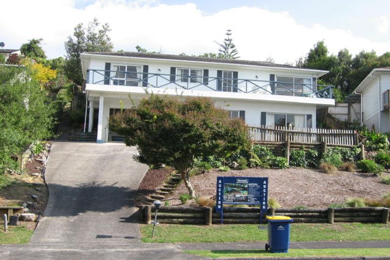 Photo of property in 88 Stapleford Crescent, Browns Bay, Auckland, 0630