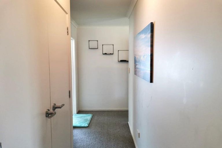 Photo of property in 13 Kamahi Place, One Tree Point, 0118