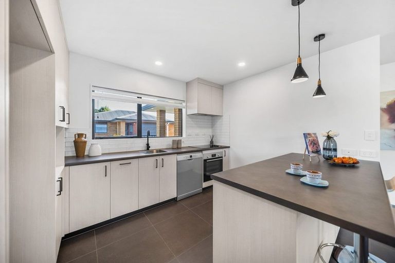 Photo of property in 8 Alderson Lane, Favona, Auckland, 2024