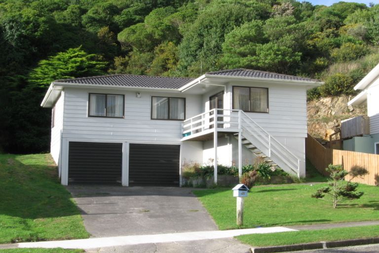 Photo of property in 48 Cardiff Crescent, Cannons Creek, Porirua, 5024