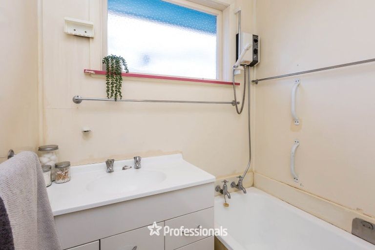 Photo of property in 47 Hikurangi Street, Trentham, Upper Hutt, 5018