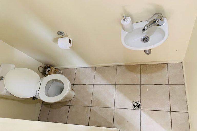 Photo of property in 2/49 Henderson Valley, Henderson, Auckland, 0612