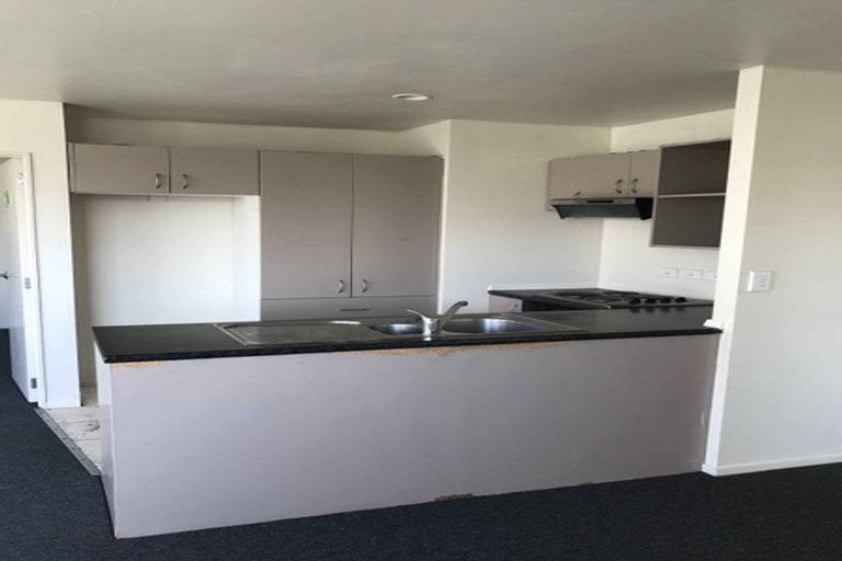 Photo of property in 36 Woodbank Drive, Glen Eden, Auckland, 0602