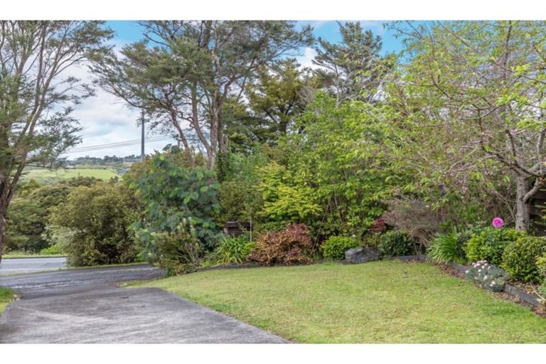 Photo of property in 118 Whangaparaoa Road, Red Beach, 0932