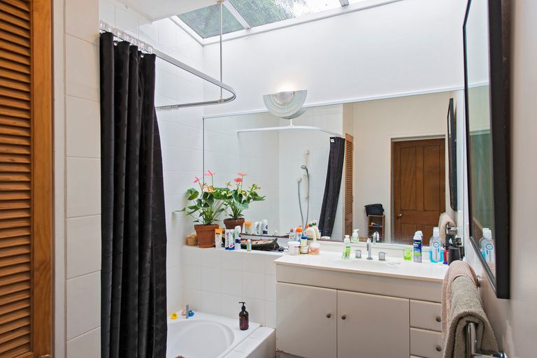 Photo of property in 9 Brentwood Avenue, Mount Eden, Auckland, 1024