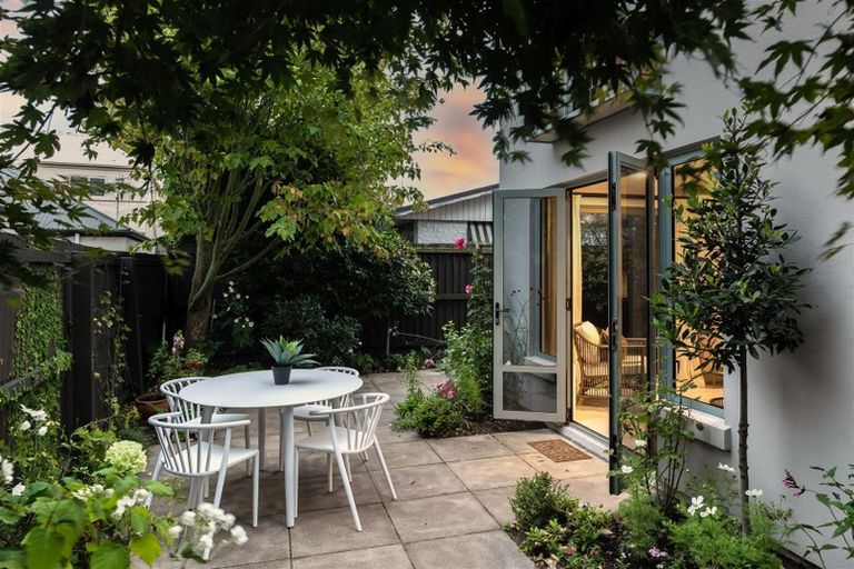 Photo of property in 35a Trafalgar Street, St Albans, Christchurch, 8014