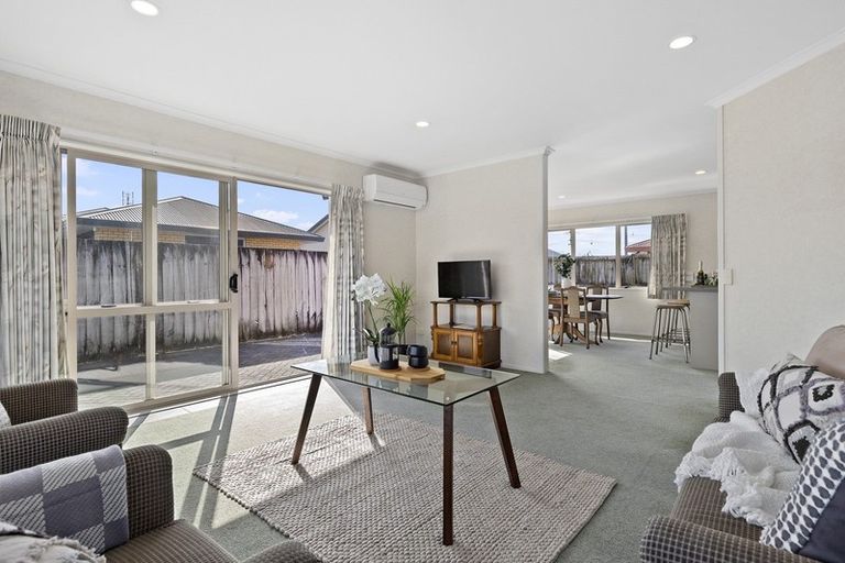 Photo of property in 15 Thistlewood Avenue, Hamilton East, Hamilton, 3216